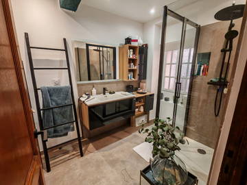 Unterkunft beim Gastgeber zur Miete in La Valette-Du-Var - Foto 2 : Badezimmer-2