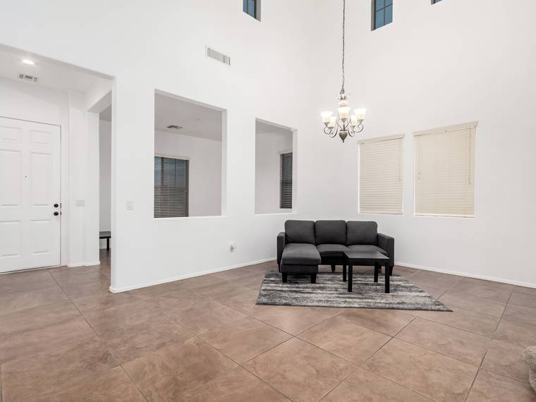 Homestay Goodyear 543024