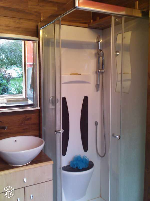 Kolokacja Rosny-sous-Bois 130050