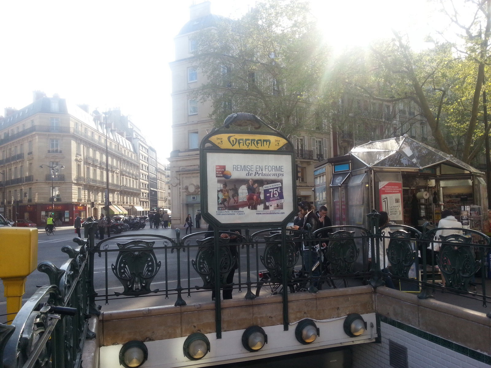 Ganz Haus Paris 70673