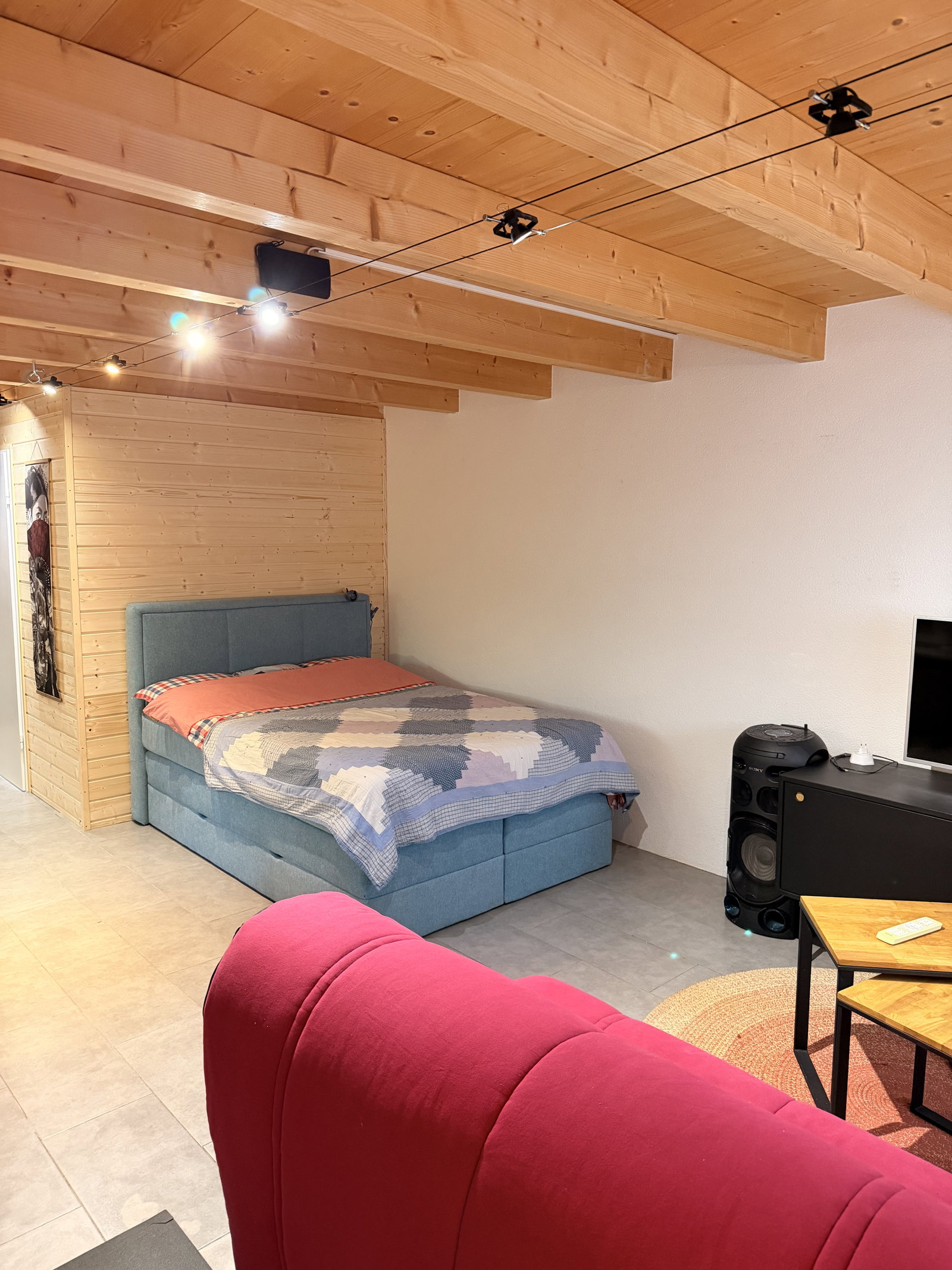 Entire Home Saint-Maurice 666735