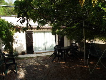 Roomlala | 52m2 T2 Rental With Garden For Study