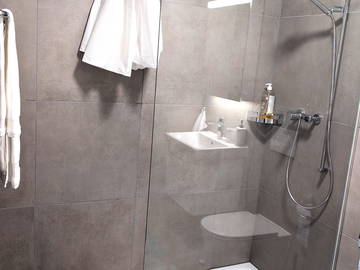 Logement entier à louer à Chavannes-Près-Renens - photo 23 : salle de bain-23