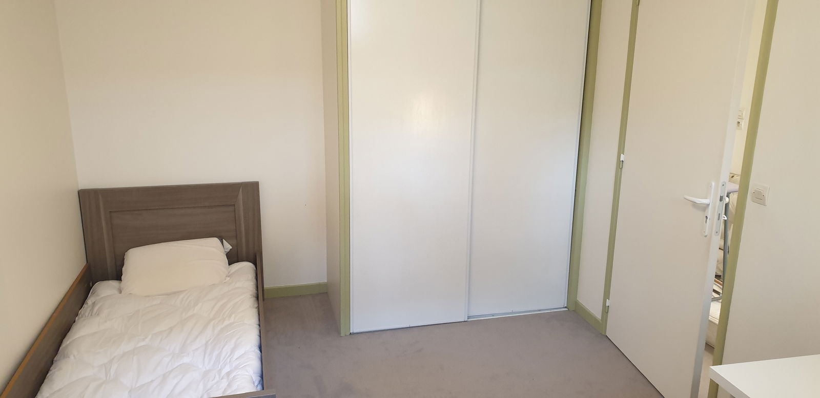 Colocatie Orsay 245124