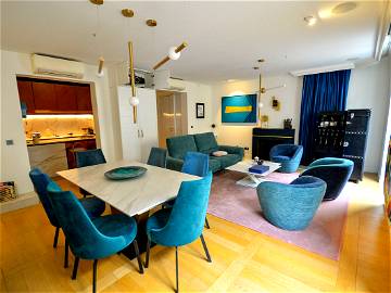 Roomlala | 94 m² große Wohnung - 2 Schlafzimmer in der Nähe des Arc de Triomphe