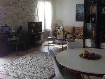 Room For Rent Bourg-La-Reine 19807