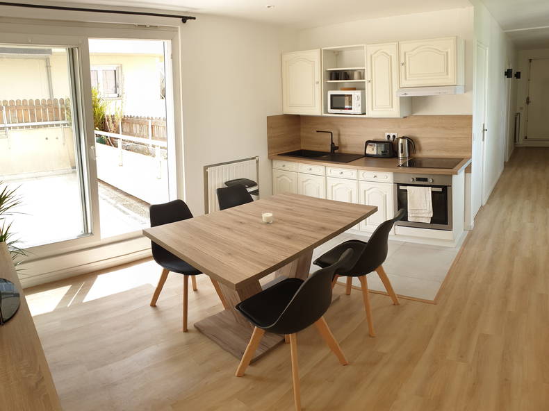 Kolokation Cergy 258134-1