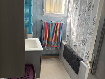 Chambre d'hôte à louer à Vauvert - photo 4 : salle de bain-4