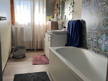 Chambre chez l'habitant à louer à Nîmes - salle de bain-2