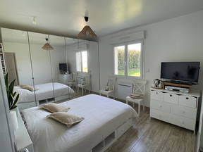 In Penly, sea view room in a private home