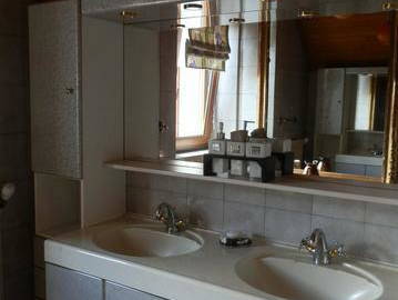 Homestay Saint-Thibault-Des-Vignes 53801-4