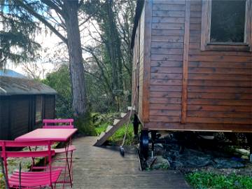 Roomlala | A Small Gypsy Caravan In A Typical Village Of The Périgord Noir