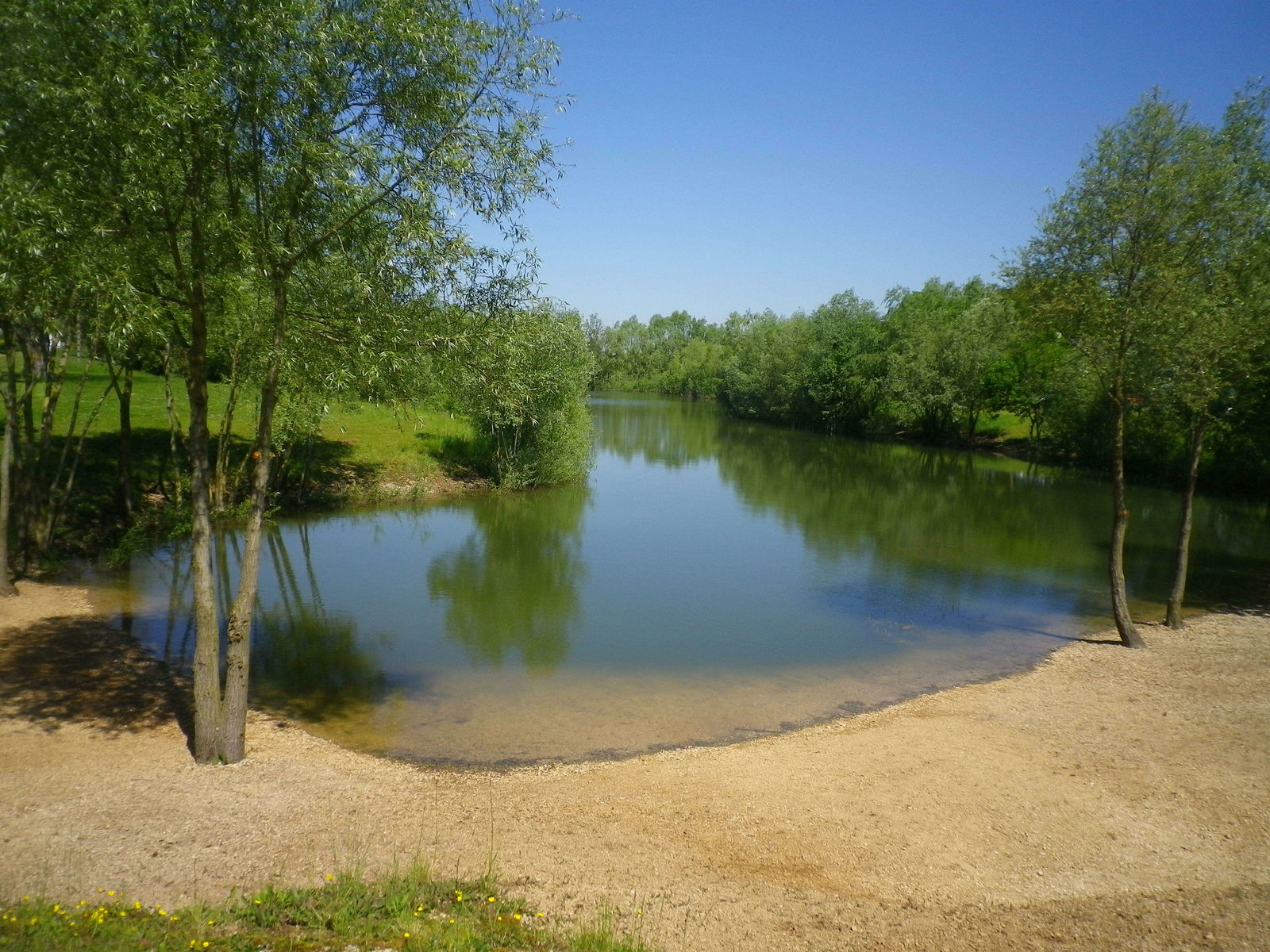 Estúdio Independente Moncetz-l'Abbaye 94082