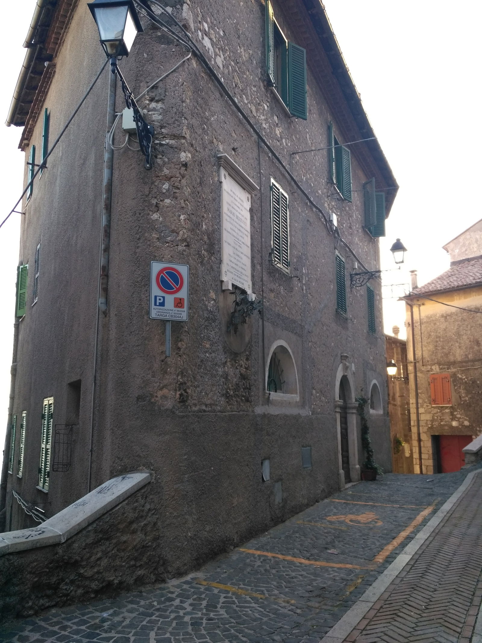 Tutta La Casa Acuto 211218