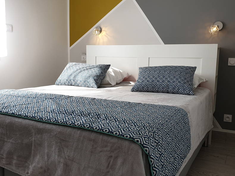 Entire Home Les Epesses 243093-1