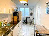 Roomlala | Acogedora habitación privada junto al metro.