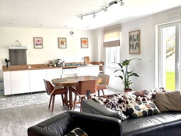 Roomlala | Acomodação compartilhada em Thiais - Dois quartos disponíveis! 🌟**