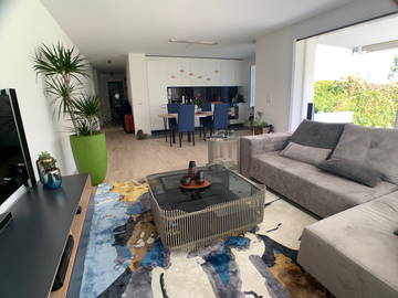 Roomlala | Acomodação compartilhada em um apartamento de 3 quartos, novo e mobiliado (alto padrão)