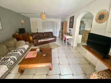 Roomlala | Acomodação compartilhada em uma casa grande