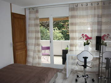 Roomlala | Adult shared accommodation in Lausanne - Private bathroom - Gardenia