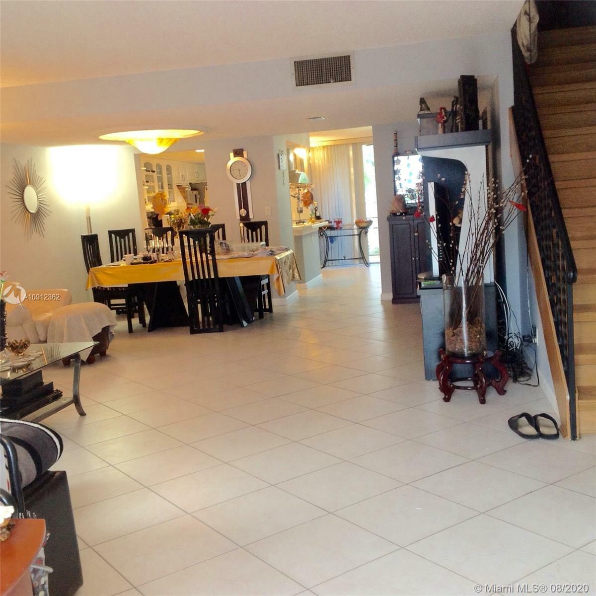 Famiglia Hallandale Beach 247047