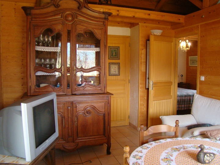 Homestay Peyrieu 83711