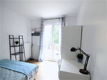 Roomlala | Agréable Chambre Et Lumineuse – 10m² - CL34