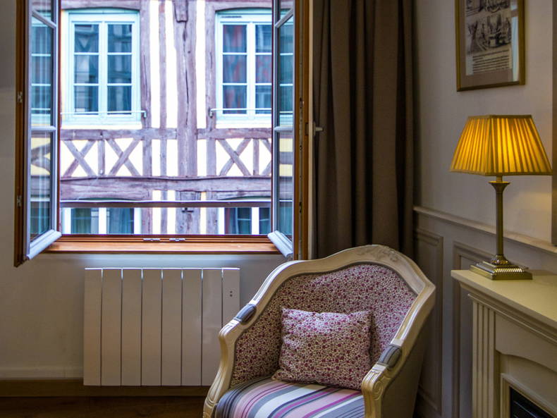 Entire Home Rouen 91468-5