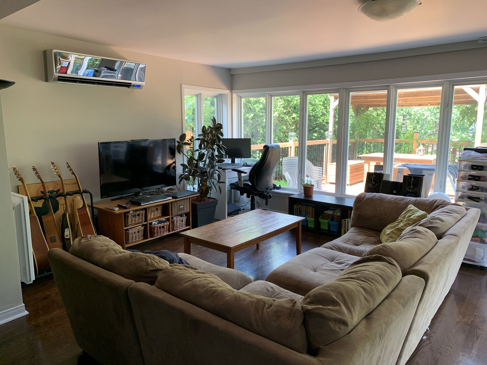 Independent Studio Laval 263085