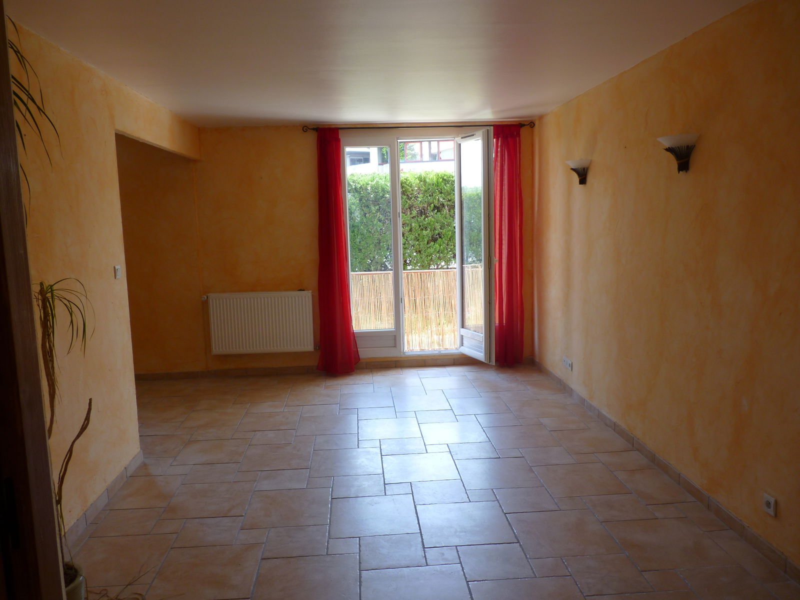 Collocazione La Tronche 82328