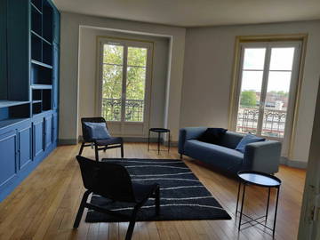Roomlala | Alojamento partilhado - Edifício de luxo - Estação de comboios de Melun