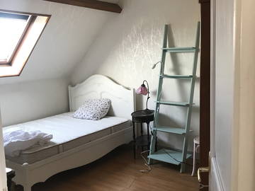 Roomlala | Alojamento partilhado em Achères numa casa