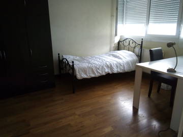 Roomlala | Alojamento partilhado em Pontoise