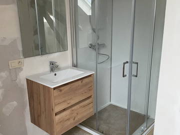 Roomlala | Alojamento partilhado na estação central de Charleroi