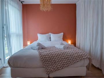 Roomlala | Alojamento partilhado - quarto com loggia completamente renovada (120m2)