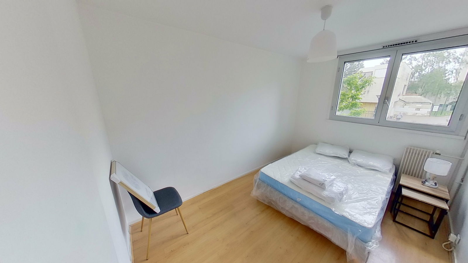 Estudio Independiente Pontoise 250051