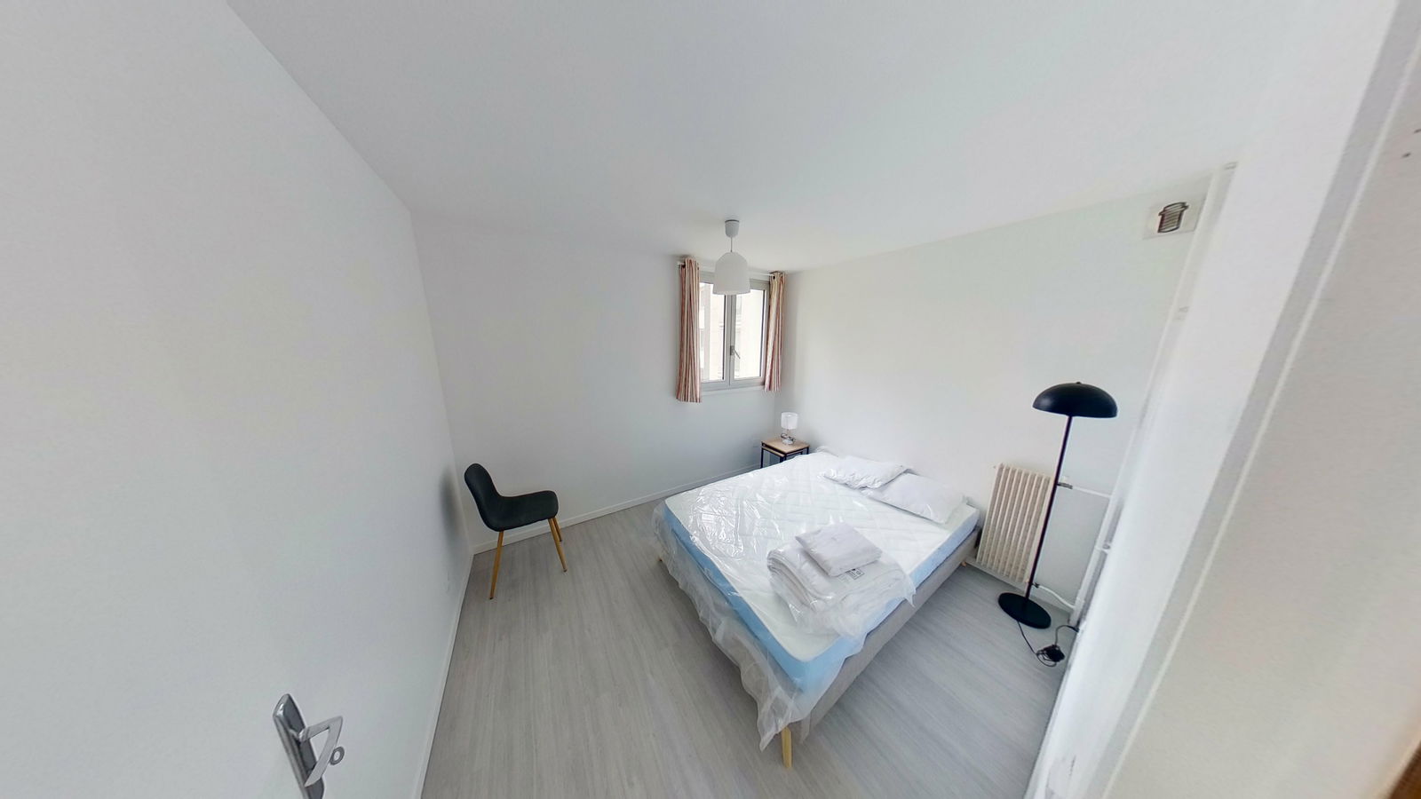Estudio Independiente Pontoise 250051