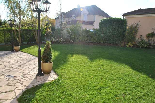 Colocación Bussy-Saint-Georges 27663
