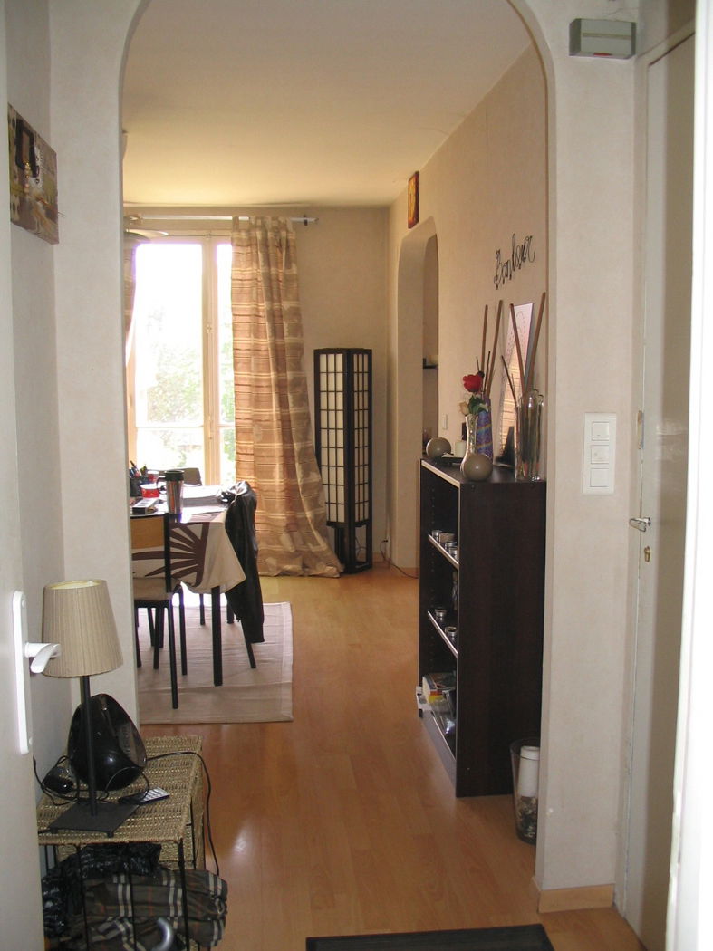 Colocación Aix-en-Provence 83165