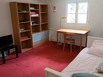 Roomlala | Alojamiento En Habitación De Estudiante Independiente. Piso Compartido