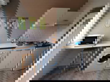 Roomlala | Alquilando Un Estudio Tranquilo En Hipercentro