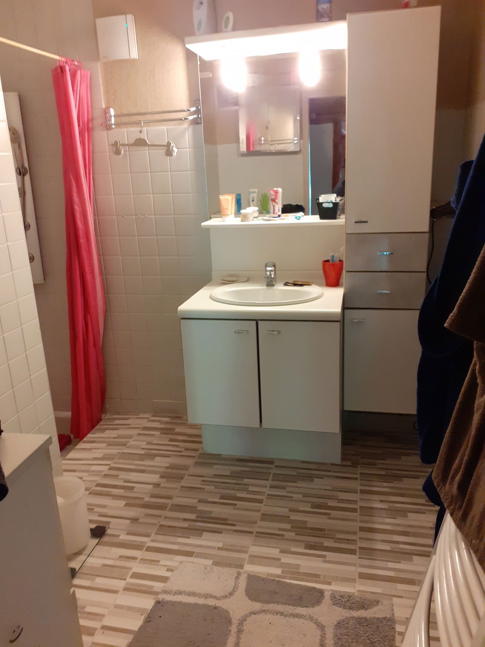 Estudio Independiente Le Menil 249997