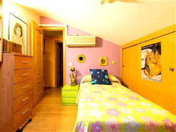 Roomlala | Alquiler De Habitaciones Para Estudiantes  con habitación in