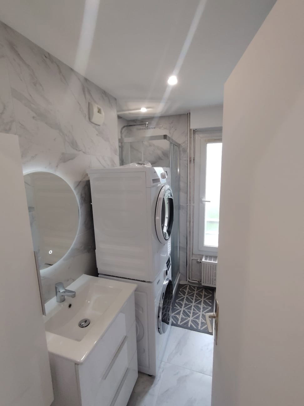 Colocación Saint-Genis-Pouilly 663917