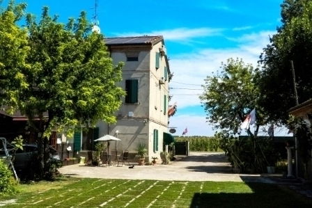 Habitaciones De Huéspedes Novi di Modena 193982