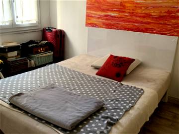 Roomlala | Alquilo una habitación por noche en un apartamento.