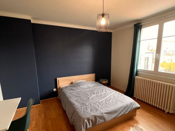 Roomlala | ALTERNANDO, JOVEM ATIVO – Residência perto do centro da cidade