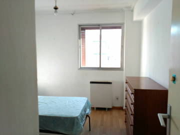 Roomlala | Aluga-se quarto em apartamento compartilhado com mulheres