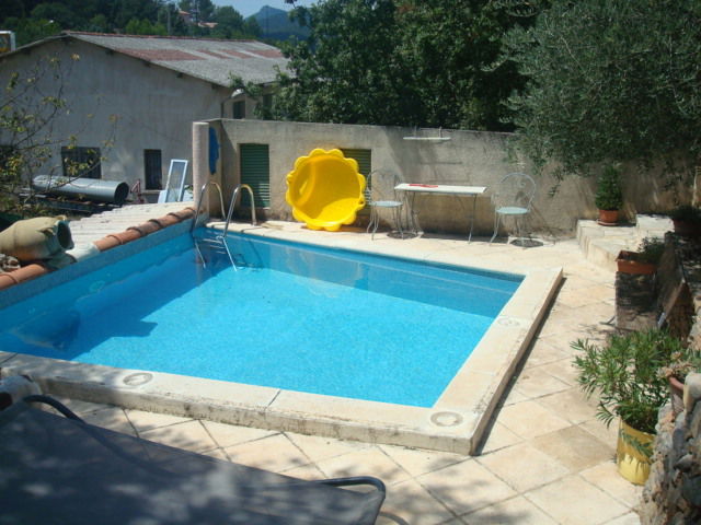 Quartos De Hóspedes Flassans-sur-Issole 49116