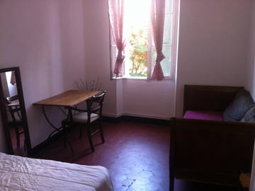 Roomlala | Alugar um quarto na casa de um residente